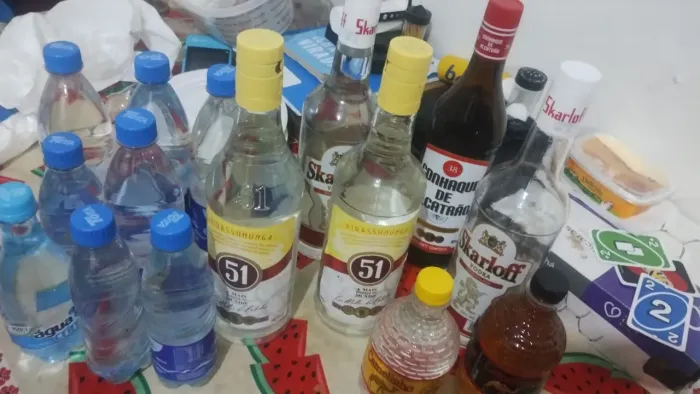 Bebida e água 