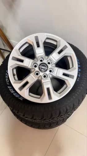 2 RODAS NISSAN FRONTIER ARO 17 (ANO 2025)