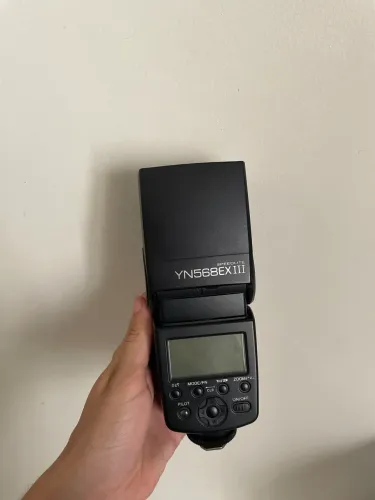 Flash Yongnuo Speedlite YN568EX III Com rebatedor