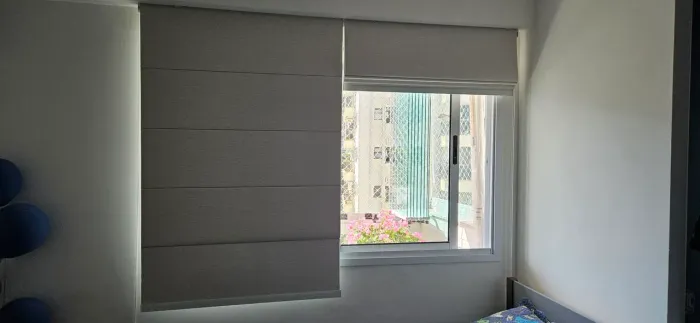 Persiana Romana total 1,72 m de largura x 2,41 metros de altura