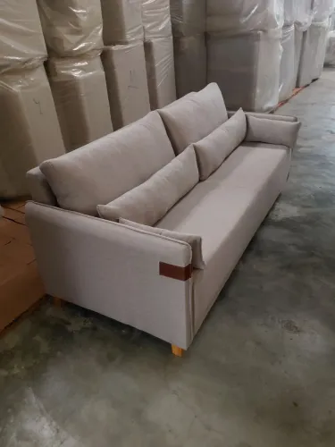 Costureira com experiência em costura de sofa