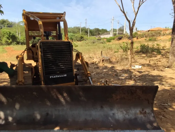 Vendo trator de esteira Ad7b