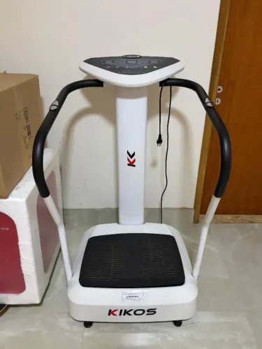 Plataforma Vibratória Kikos Fitplate IX - 220V - novíssima 