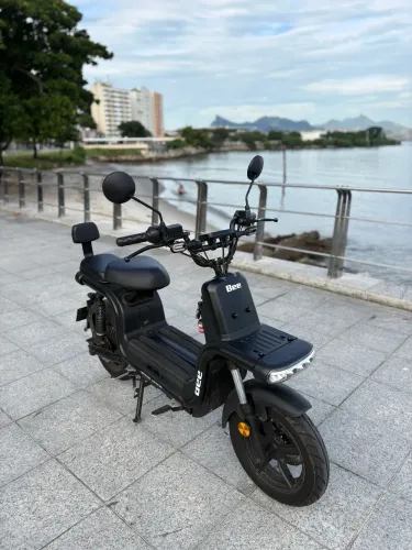 Bee U1+