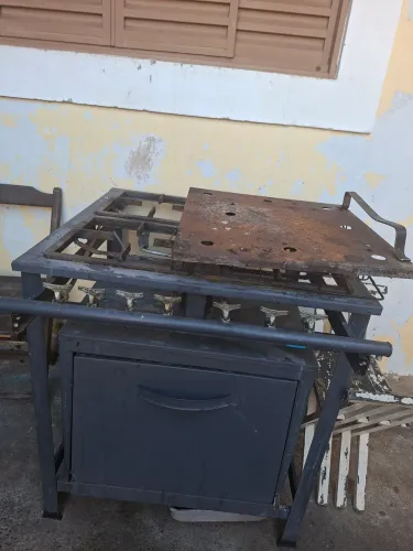 Fogão industrial com forno