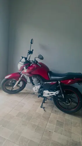 Moto Honda Fan CG 160 vermelha 2017