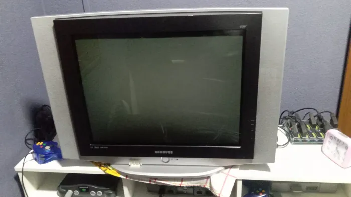 Tv CRT  tubo HDTV , com saída HDMI 