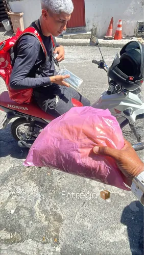 PROCURA-SE SÓCIO(A) PARA LOJA DE ROUPAS