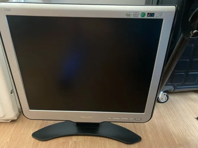 Monitor Philips 17 Polegadas (Modelo 170C) + Cabos Inclusos!