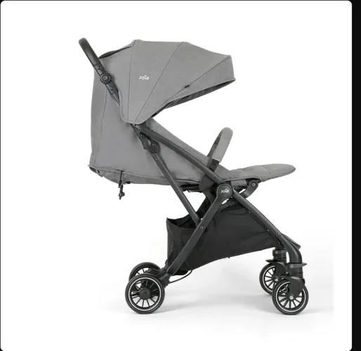 Vendo carrinho Joie Tourist na cor Cinza Pebble, super leve, prático e conservado