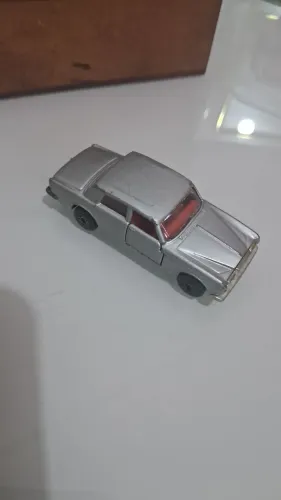 Rara miniatura Matchbox Superfast No. 39 Rolls Royce Silver Shadow prateada