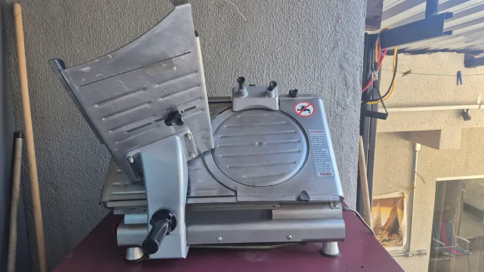 Fatiador de Frios Lâmina 300mm BM19NR PF / Bivolt-Bermar