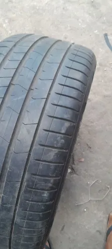 Pneu aro 20 275/40 - 20