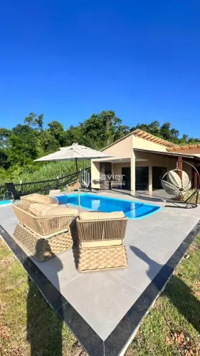 Sítio 1.000 m² em Viana/ES com 3 suítes, piscina, área gourmet, alto padrão e vista para o