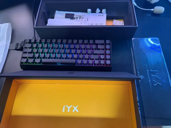 Teclado Magnetico Iyx Mu68 Pro Case Aluminio Hall Effect Preto Inglês Us