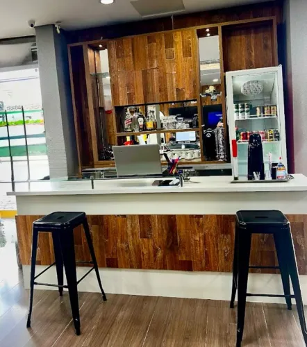 Vendo Balcão de recepção completo