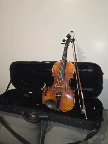 VENDE-SE VIOLINO EAGLE VK 544 4/4 SEMI NOVO