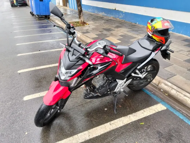Moto CB 300 Twister 2024