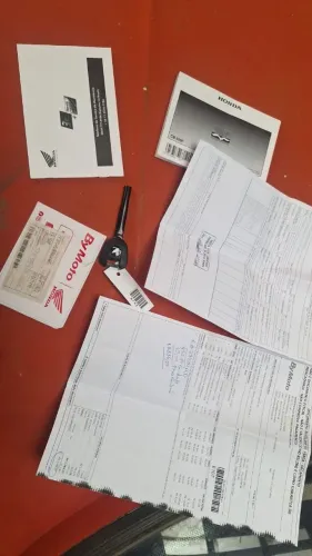 Moto impecável .....   
