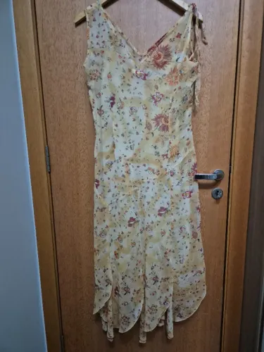 Vestido em tecido fino tamanho P ou M