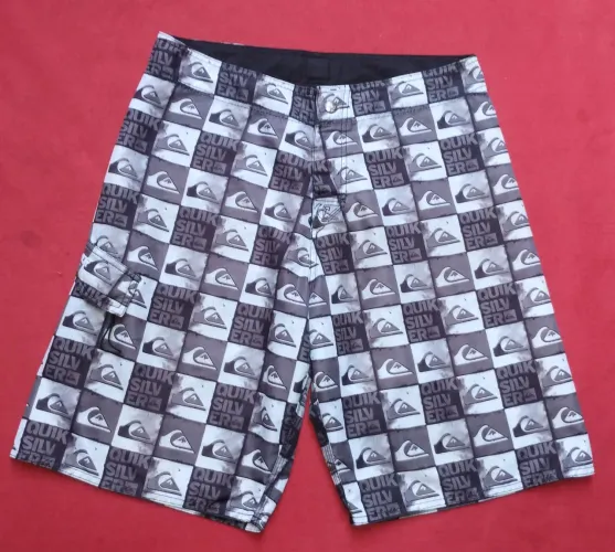 Short da Quiksikver Coleção Antiga Tam 42 Magro estado de Conservação 10/10