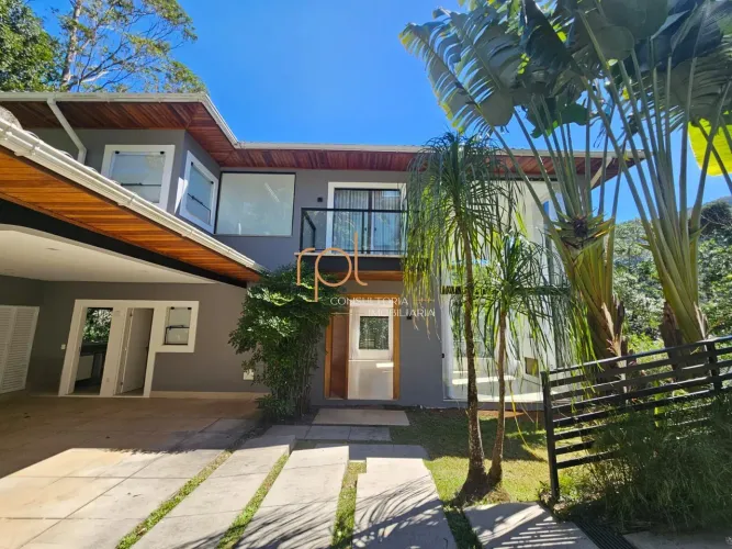 Casa à venda no bairro Mosela - Petrópolis/RJ