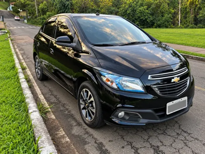 Chevrolet Onix Hatch LTZ 1.4 8V Flex Power Mec. 4P 2016
