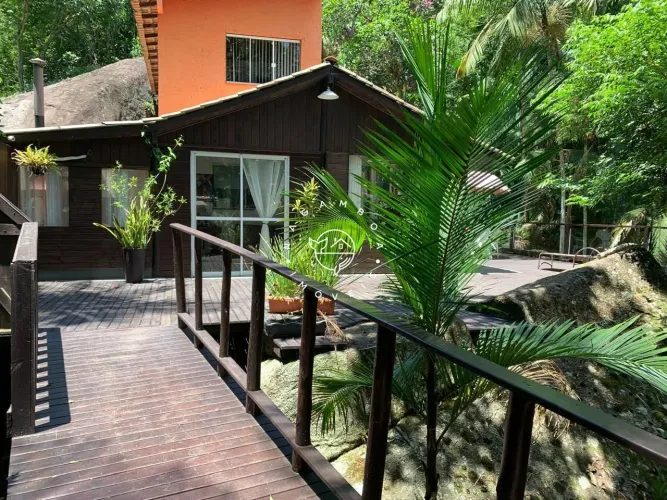 Sítio em Santo Amaro com 3 suítes e espaço para eventos