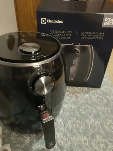Fritadeira Elétrica sem oleo Electrolux Air fryer 4,5L 8 receitas pré-sugeridas desligame