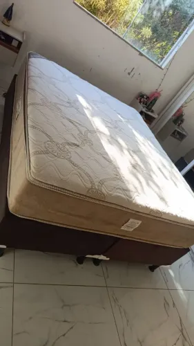 Cama Queen Size Completa (Box + Colchão Parma Visco Pillow Light Spuma)