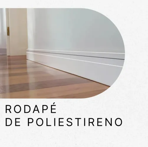 Rodapé de poliestireno 10 cm de altura por 2,50 de comprimento.