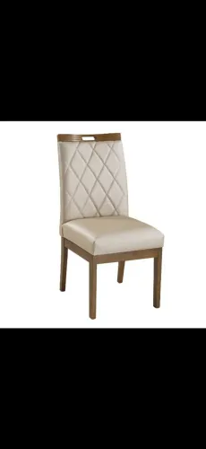 Seis cadeiras de sala de jantar