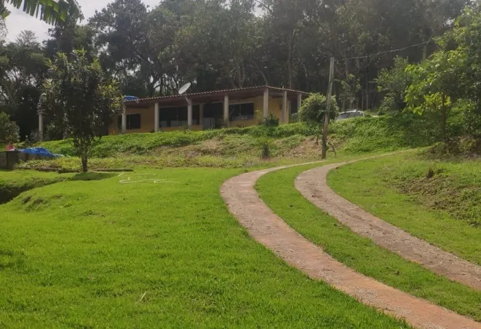 Chácara para Venda em Mogi das Cruzes, Cocuera, 1 dormitório, 1 banheiro, 20 vagas