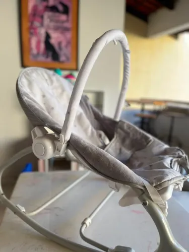 Cadeira de Descanso Musical Maxi Baby Estrelinhas Cinza
