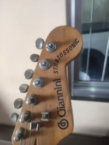 Guitarra giannini stratossonic 1989