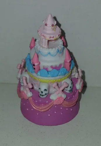 BONECO MINIATURA ONE PIECE BOLO DE CASAMENTO DA BIG MOM WEDDING CAKE