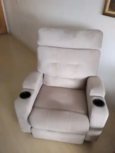 Poltrona Damie pouco uso