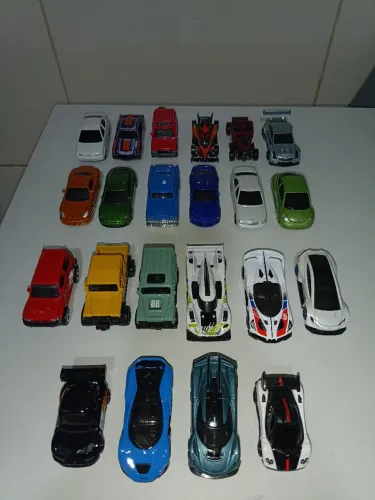 Lote de miniaturas 1:64 usadas (loose)