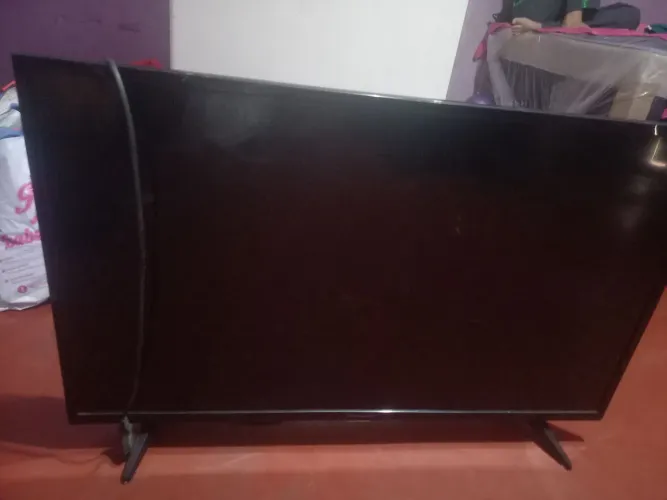 Vende uma TV com defeito display 
