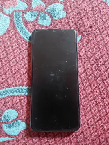 Celular semi novo 