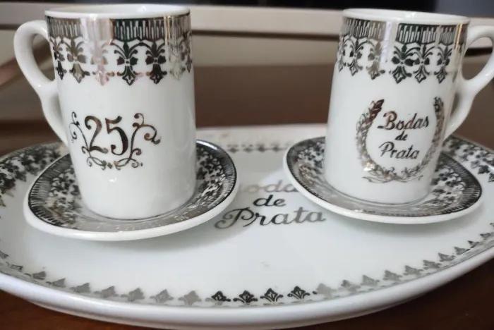 Conjunto de porcelana antigo impecável