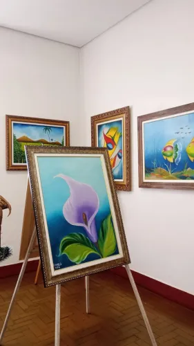 vende-se quadro de tulipa