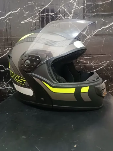Capacete robocop com novo selo Inmetro