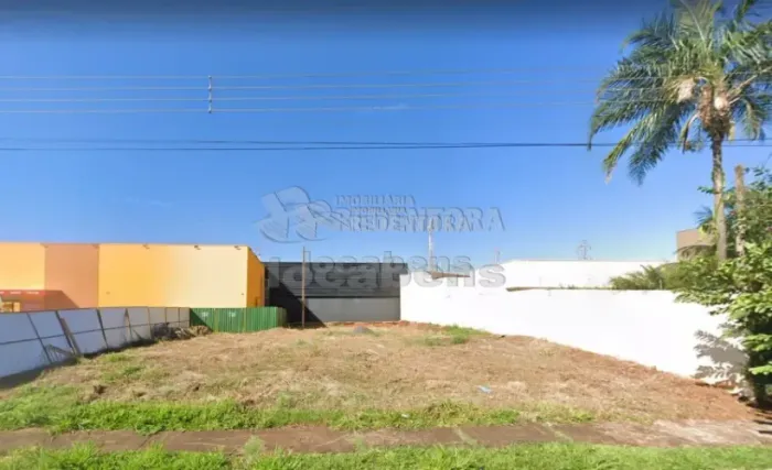 Salão a ser construído com pé direito de 8 metros (ótima localização) aproximadamente 850m