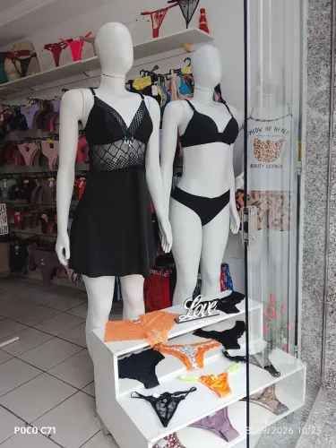 Passo loja de lingerie montada.