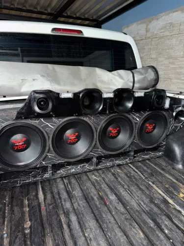 Vendo som automotivo