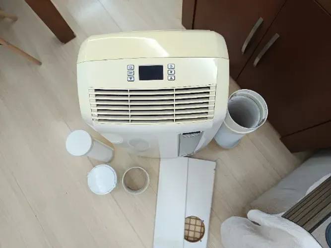Ar-condicionado portátil De'Longhi Pinguino, Modelo PAC AN120 - Em Curitiba