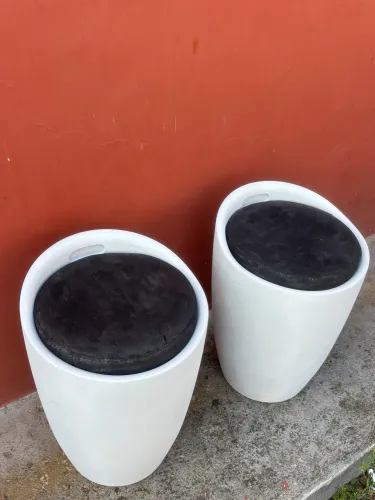 Puff solido com assento removivel