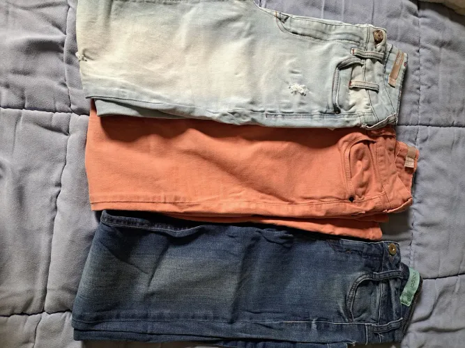 Calças jeans (colcci e lezalez)
