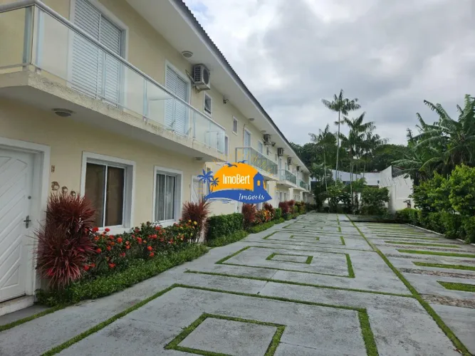 Casa de Condomínio à Venda em Bertioga-SP no Centro: 3 Quartos, 2 Suítes, 1 Sala, 3 Banhei